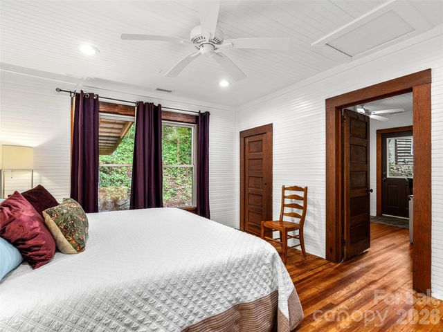 206 Chestnut Hill Road, Gerton, NC 28735