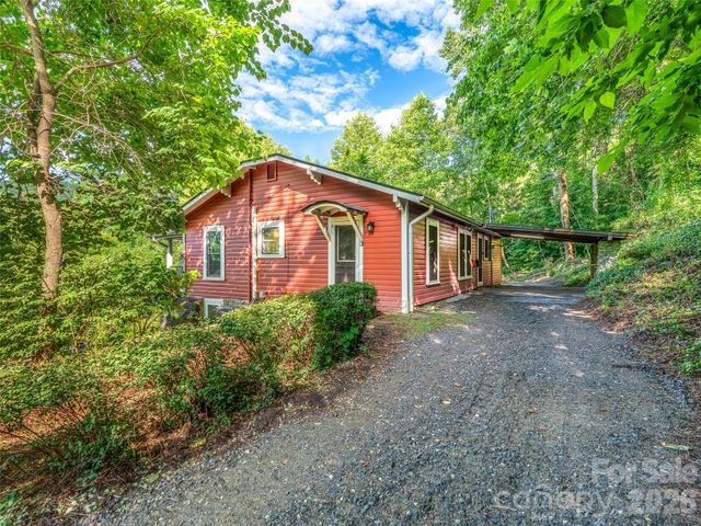 206 Chestnut Hill Road, Gerton, NC 28735