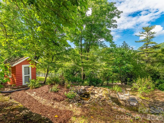 206 Chestnut Hill Road, Gerton, NC 28735