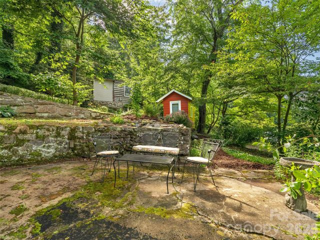 206 Chestnut Hill Road, Gerton, NC 28735
