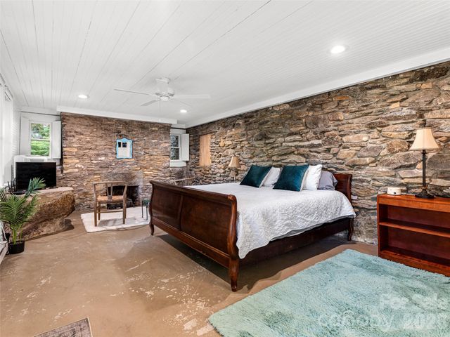 206 Chestnut Hill Road, Gerton, NC 28735