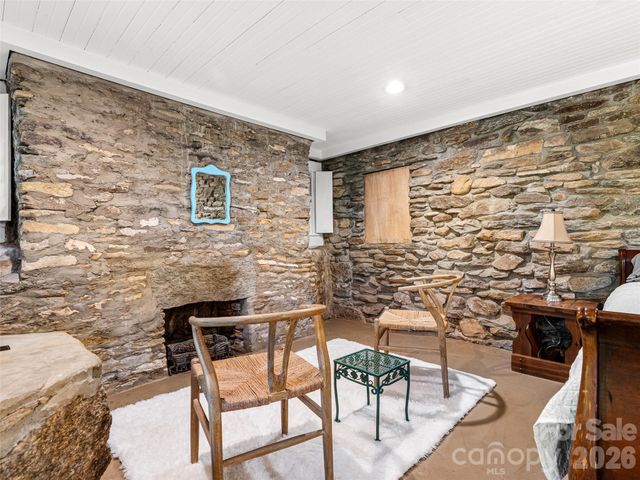 206 Chestnut Hill Road, Gerton, NC 28735