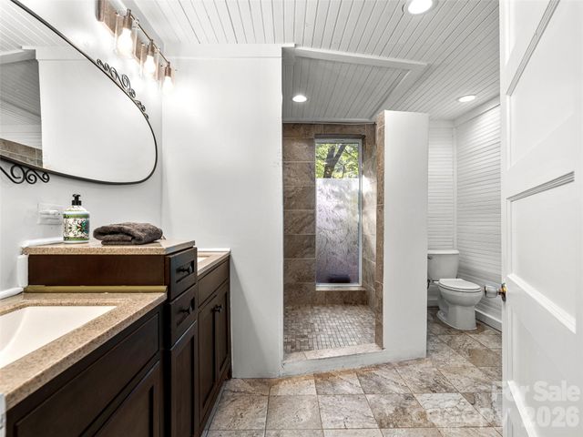 206 Chestnut Hill Road, Gerton, NC 28735