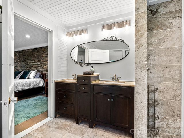 206 Chestnut Hill Road, Gerton, NC 28735