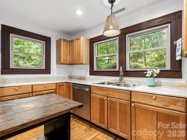 206 Chestnut Hill Road, Gerton, NC 28735