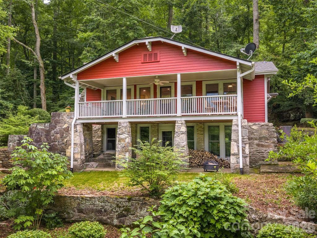 206 Chestnut Hill Road, Gerton, NC 28735