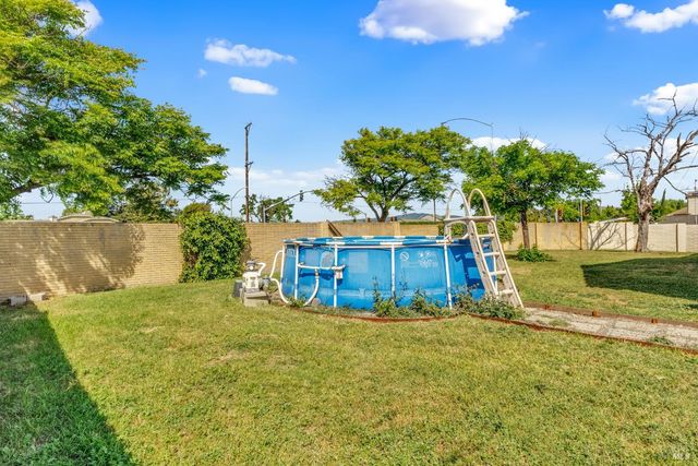 1500 Bella Vista Dr, Suisun City, CA 94585