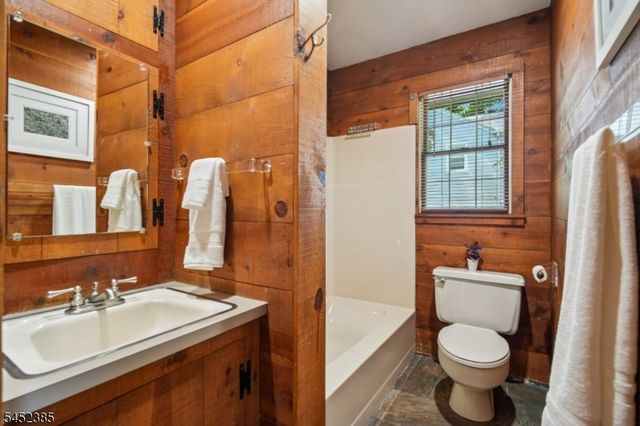 68 Linden Ave, Verona Twp., NJ 07044