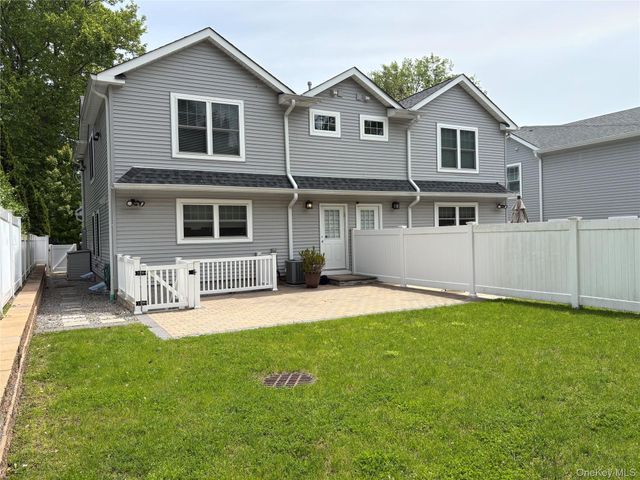 17B Dunes Lane Right, Port Washington, NY 11050