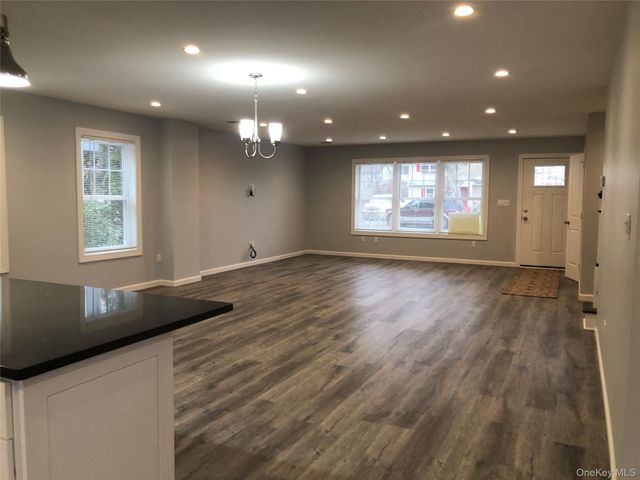 17B Dunes Lane Right, Port Washington, NY 11050