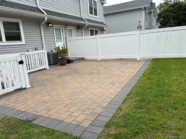 17B Dunes Lane Right, Port Washington, NY 11050