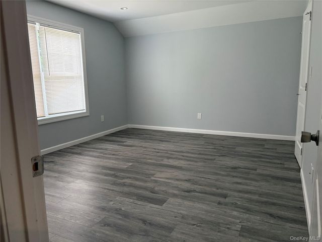 17B Dunes Lane Right, Port Washington, NY 11050
