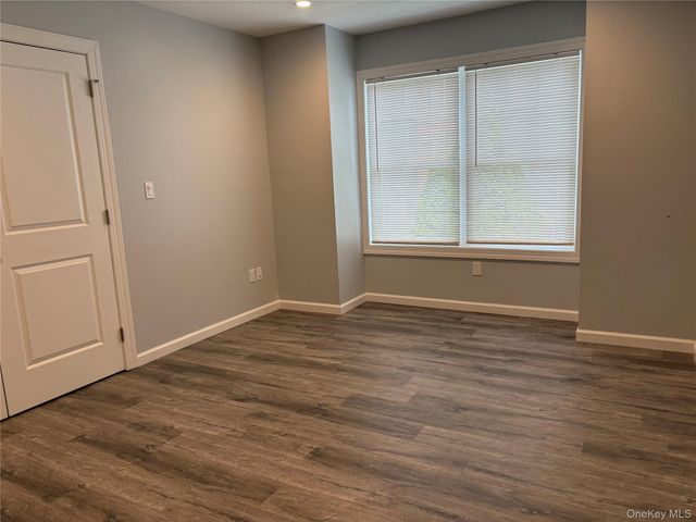 17B Dunes Lane Right, Port Washington, NY 11050