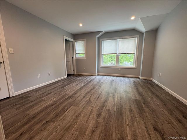 17B Dunes Lane Right, Port Washington, NY 11050