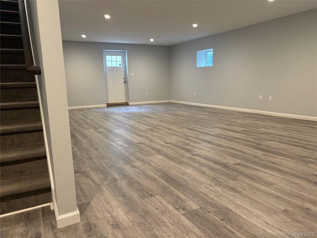 17B Dunes Lane Right, Port Washington, NY 11050