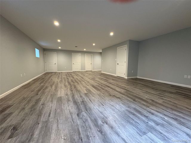 17B Dunes Lane Right, Port Washington, NY 11050