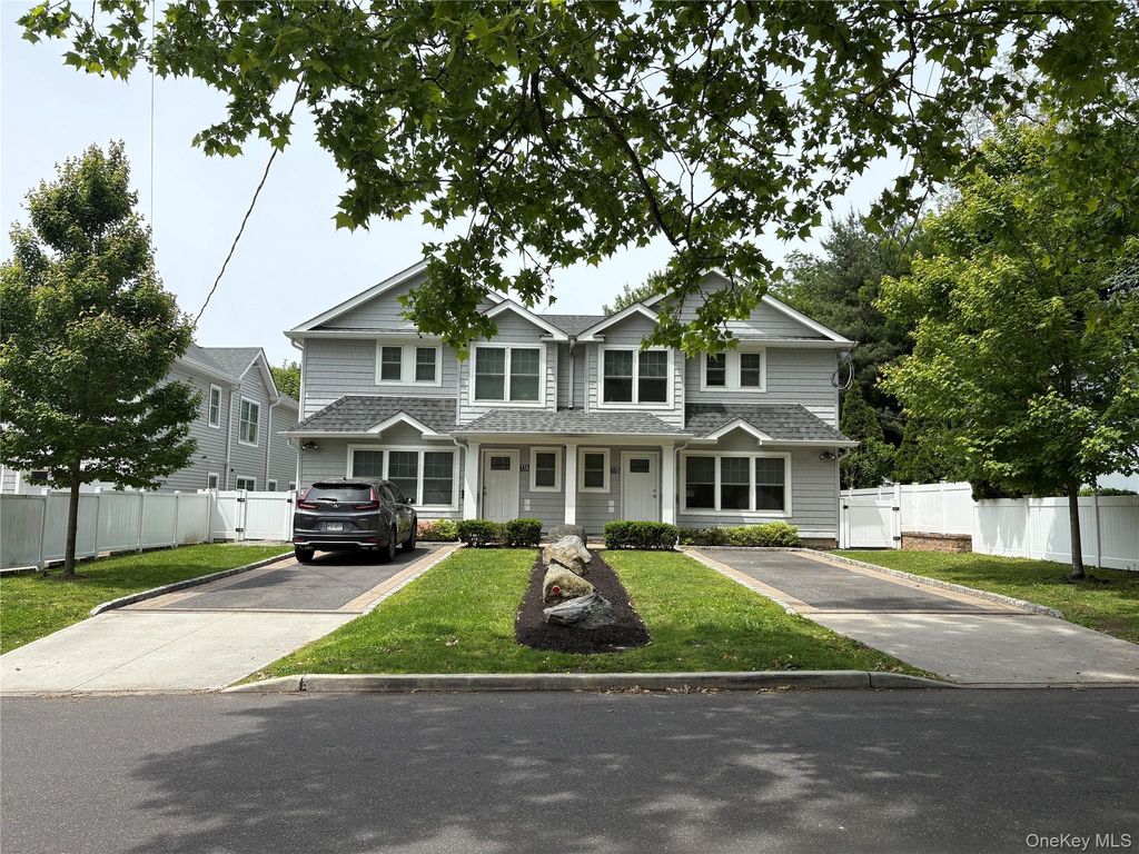 17B Dunes Lane Right, Port Washington, NY 11050