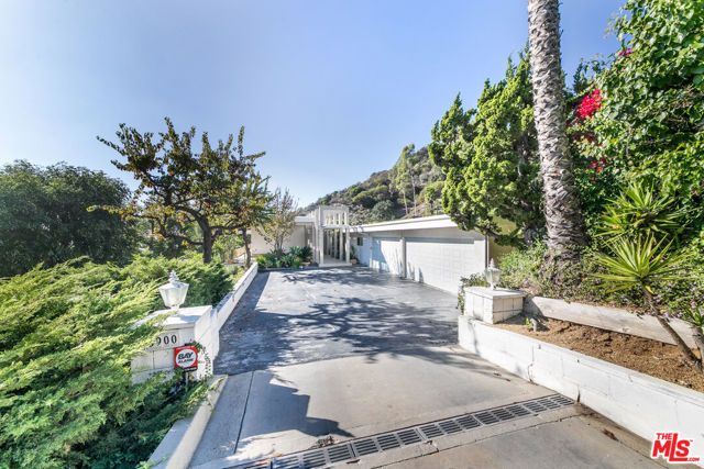 8900 Alto Cedro Drive, Beverly Hills, CA 90210