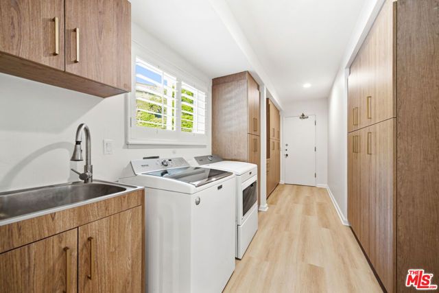 8900 Alto Cedro Drive, Beverly Hills, CA 90210