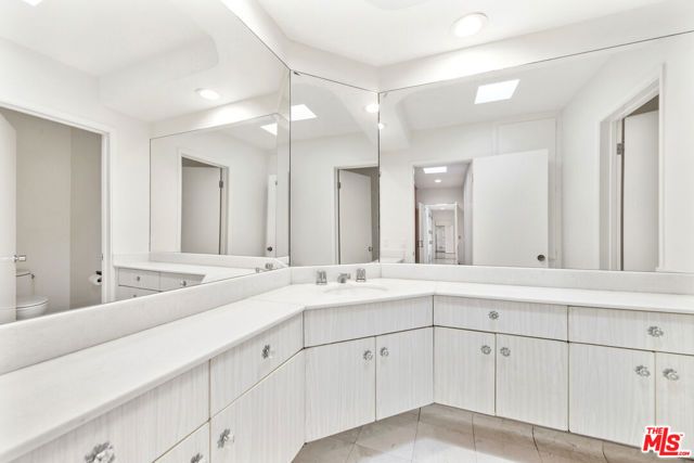 8900 Alto Cedro Drive, Beverly Hills, CA 90210