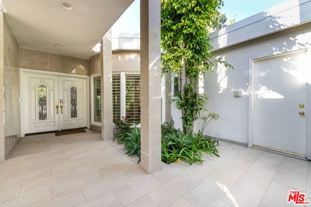 8900 Alto Cedro Drive, Beverly Hills, CA 90210