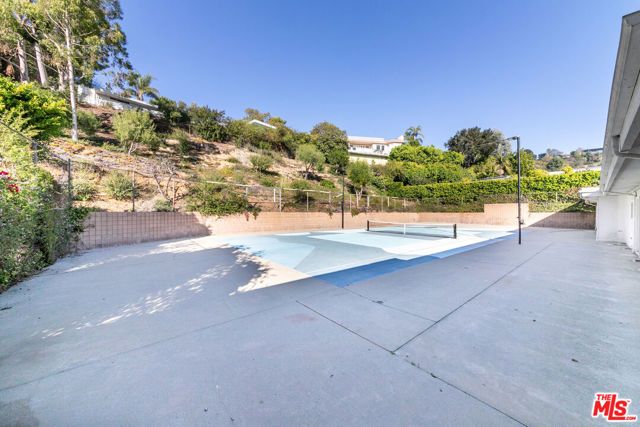 8900 Alto Cedro Drive, Beverly Hills, CA 90210