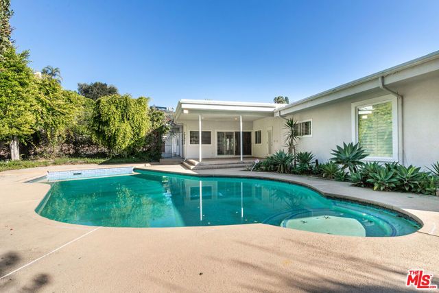 8900 Alto Cedro Drive, Beverly Hills, CA 90210