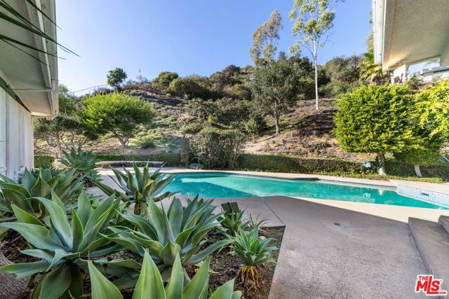 8900 Alto Cedro Drive, Beverly Hills, CA 90210