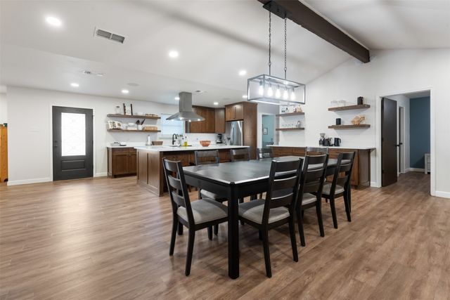 911 Clearview Street, Krum, TX 76249