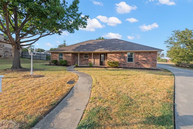 911 Clearview Street, Krum, TX 76249
