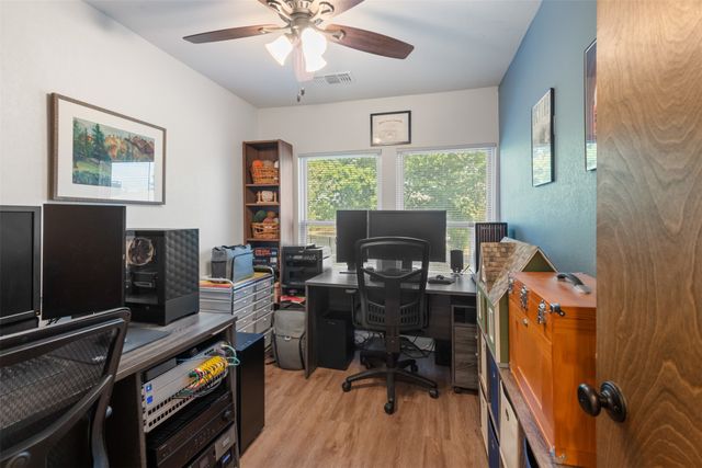 911 Clearview Street, Krum, TX 76249