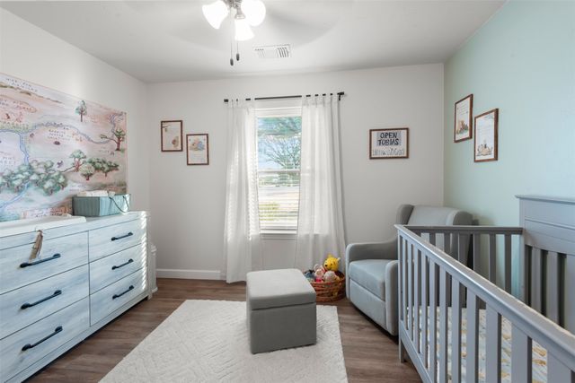 911 Clearview Street, Krum, TX 76249