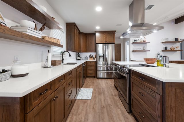911 Clearview Street, Krum, TX 76249