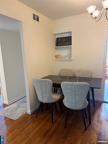 184 Hillside Avenue I2, Leonia, NJ 07605