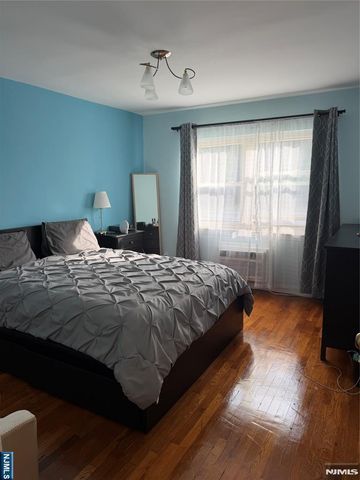 184 Hillside Avenue I2, Leonia, NJ 07605