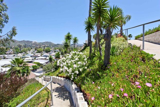 1401 El Norte Parkway SPC 282, San Marcos, CA 92069