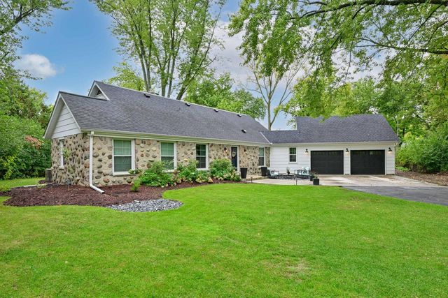 1005 Lone Tree ROAD, Elm Grove, WI 53122