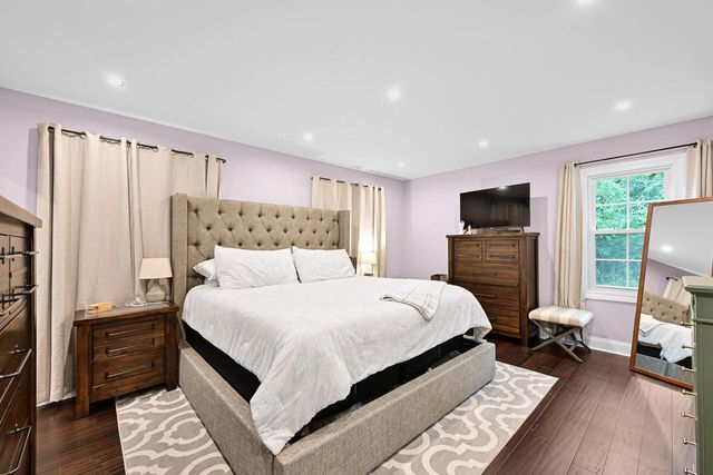 1005 Lone Tree ROAD, Elm Grove, WI 53122