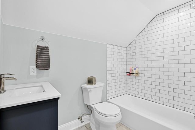 1005 Lone Tree ROAD, Elm Grove, WI 53122