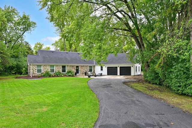 1005 Lone Tree ROAD, Elm Grove, WI 53122