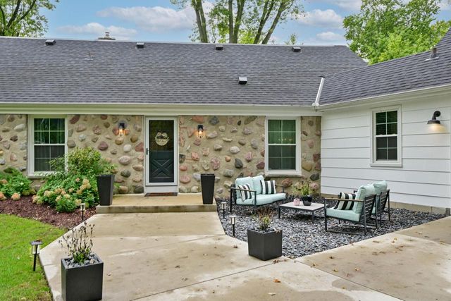 1005 Lone Tree ROAD, Elm Grove, WI 53122