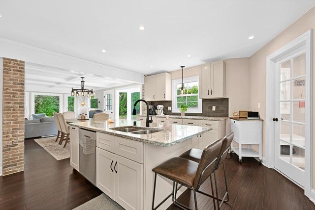 1005 Lone Tree ROAD, Elm Grove, WI 53122