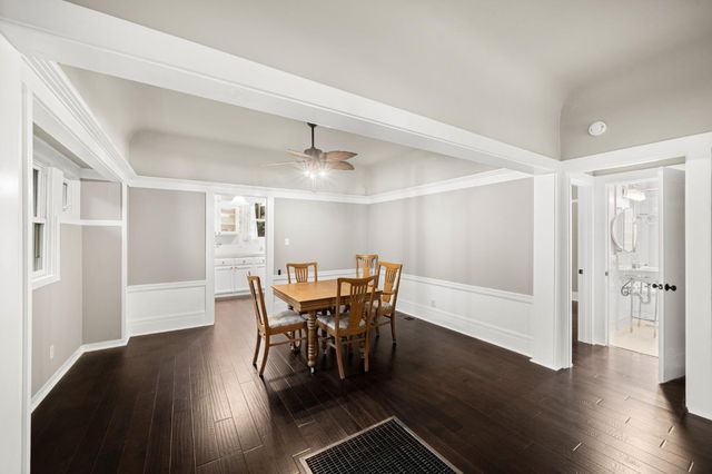 2570 41st St, Sacramento, CA 95817