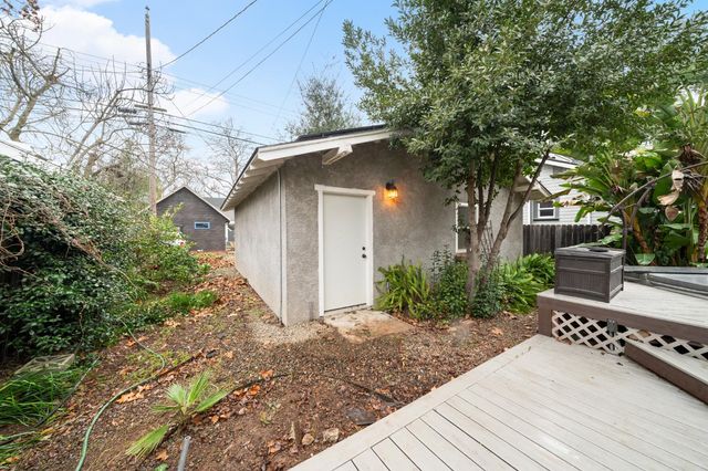 2570 41st St, Sacramento, CA 95817