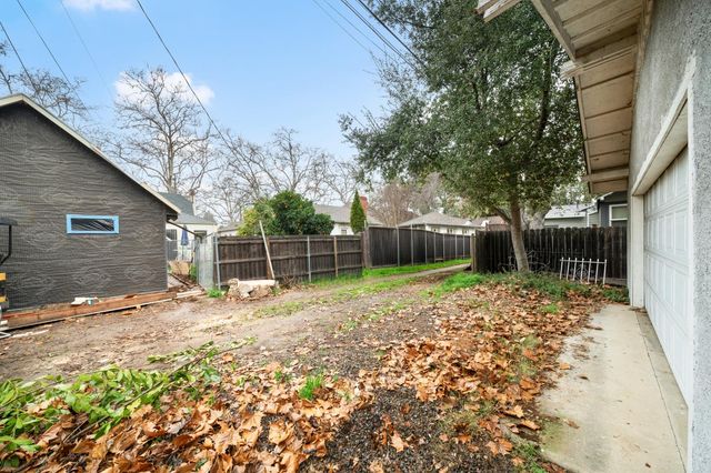 2570 41st St, Sacramento, CA 95817