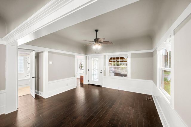 2570 41st St, Sacramento, CA 95817