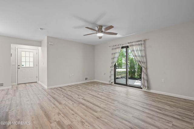 908 Morning Glory Court, Jackson, NJ 08527