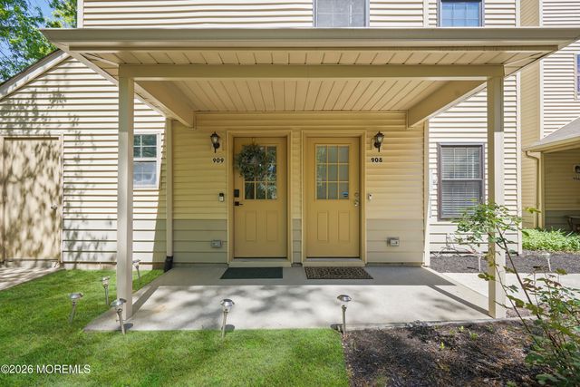 908 Morning Glory Court, Jackson, NJ 08527