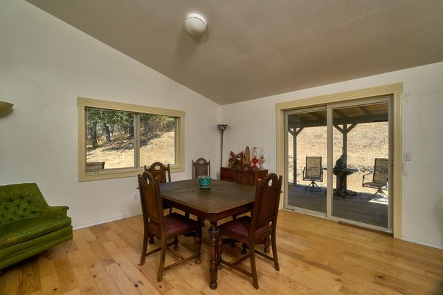 7505 Torrey Pines Terrace, Eagle Point, OR 97524