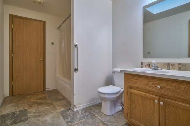7505 Torrey Pines Terrace, Eagle Point, OR 97524
